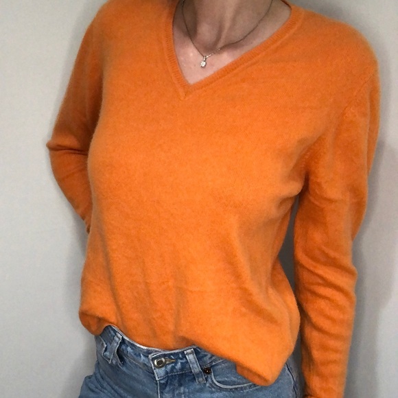 LINE 100% Cashmere V-neck orange Sweater In size Large - Picture 3 of 7